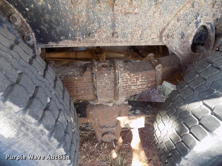 image for item DY9032 1991 International 4900 dump truck