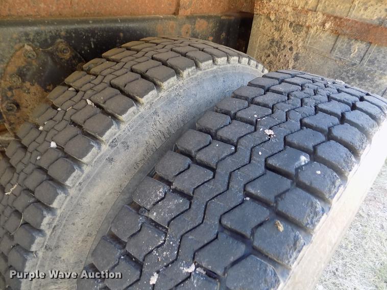 image for item DY9032 1991 International 4900 dump truck