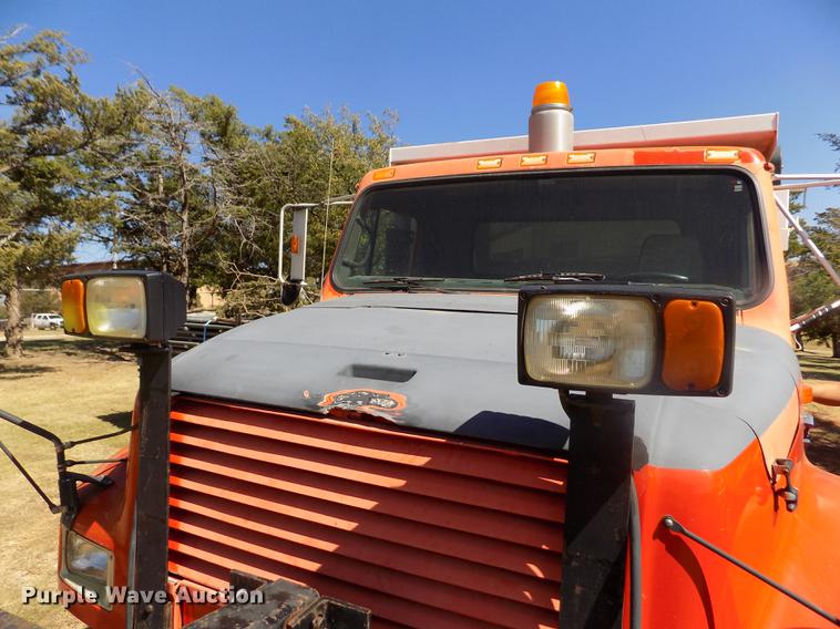 image for item DY9032 1991 International 4900 dump truck