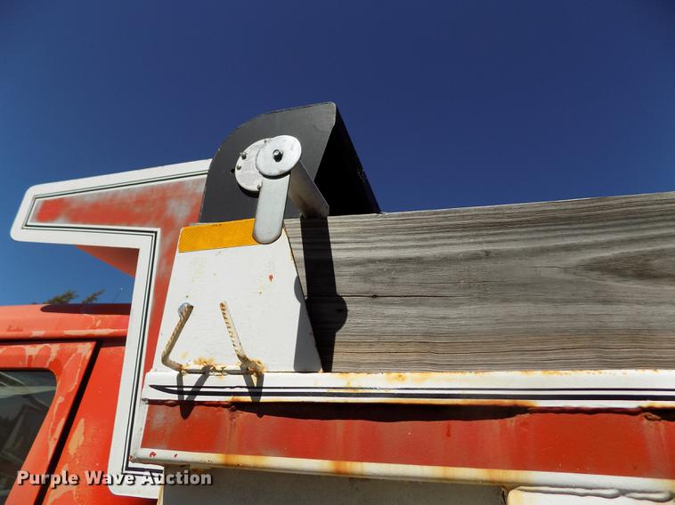 image for item DY9032 1991 International 4900 dump truck