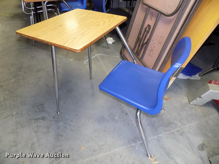 image for item DZ9571 (16) student desk and chairs