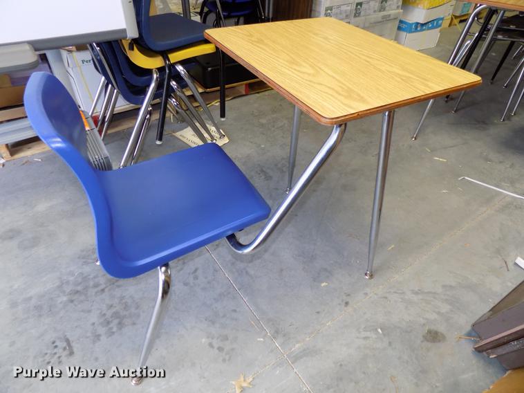 image for item DZ9571 (16) student desk and chairs