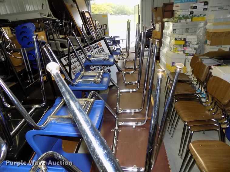 image for item DZ9571 (16) student desk and chairs