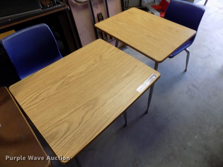 image for item DZ9571 (16) student desk and chairs