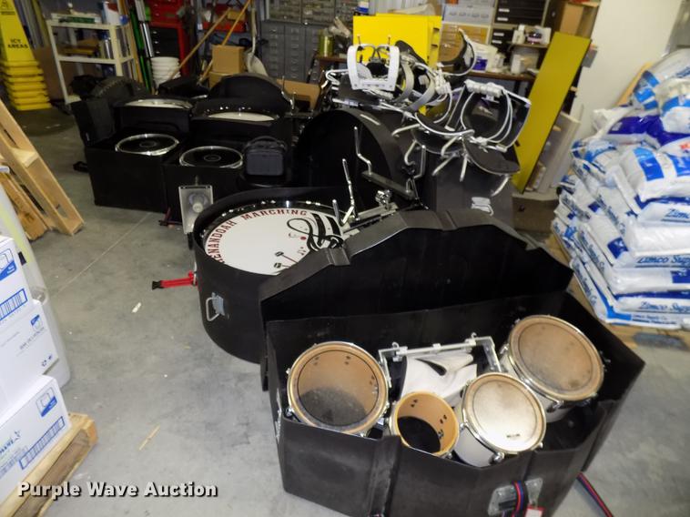 image for item DZ9574 Marching band drums and accessories