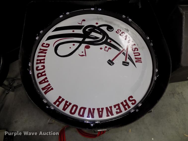 image for item DZ9574 Marching band drums and accessories