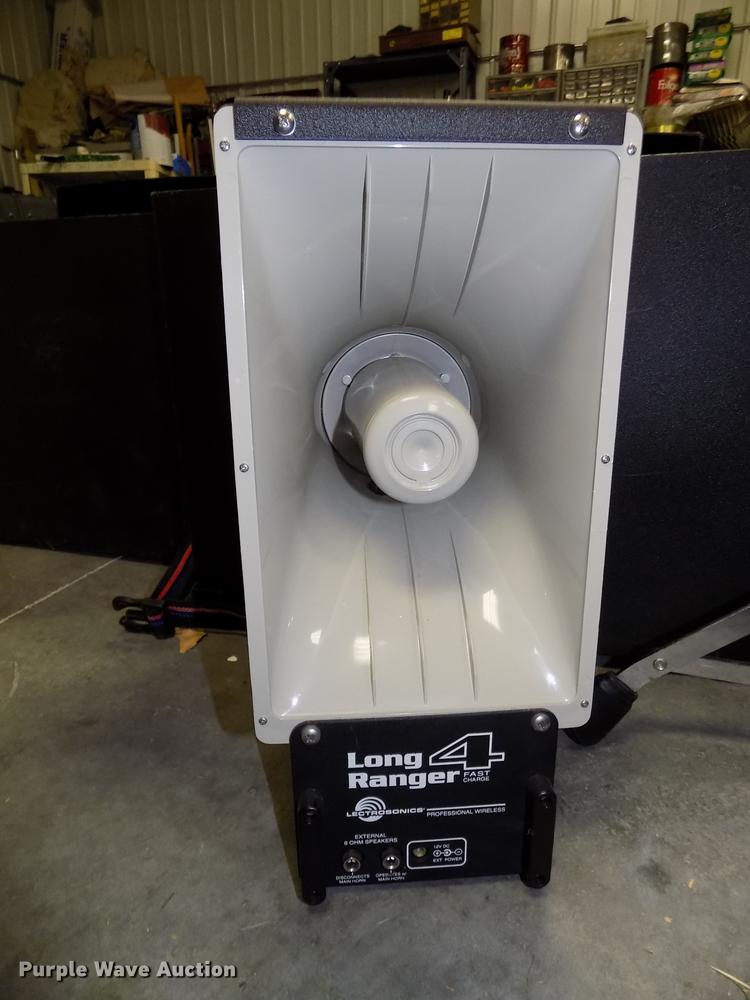 image for item DZ9574 Marching band drums and accessories