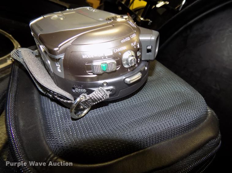 image for item DZ9574 Marching band drums and accessories