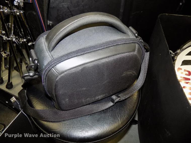 image for item DZ9574 Marching band drums and accessories