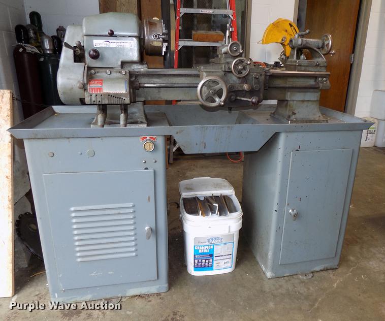 image for item DZ9581 Logan 1875 metal lathe
