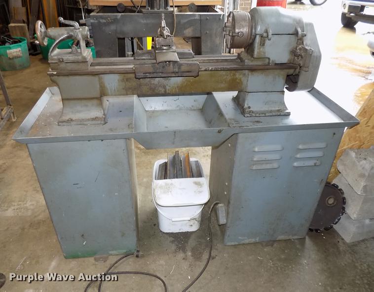 image for item DZ9581 Logan 1875 metal lathe