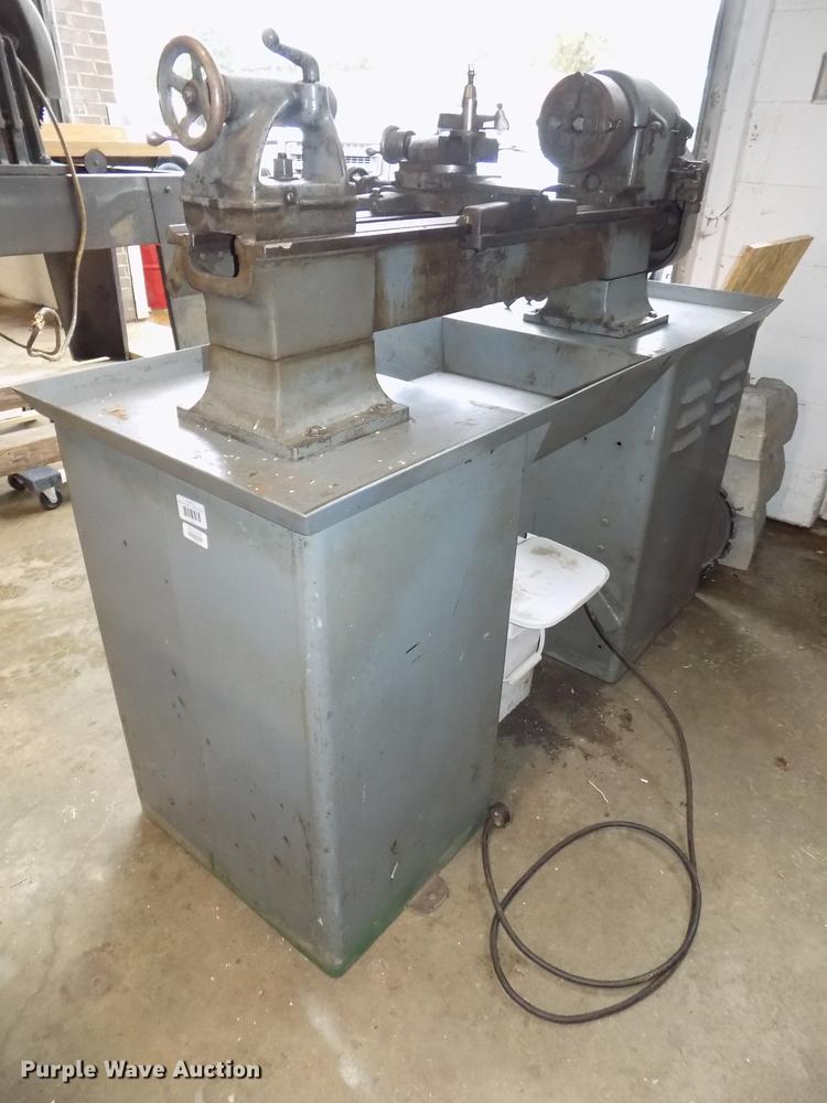 image for item DZ9581 Logan 1875 metal lathe