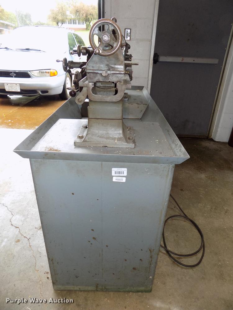 image for item DZ9581 Logan 1875 metal lathe