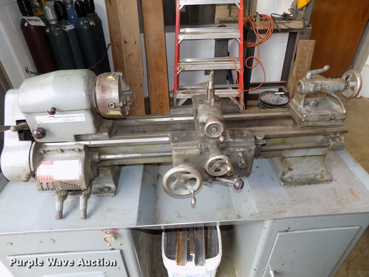 image for item DZ9581 Logan 1875 metal lathe