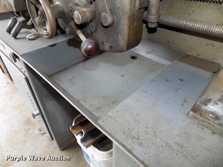image for item DZ9581 Logan 1875 metal lathe