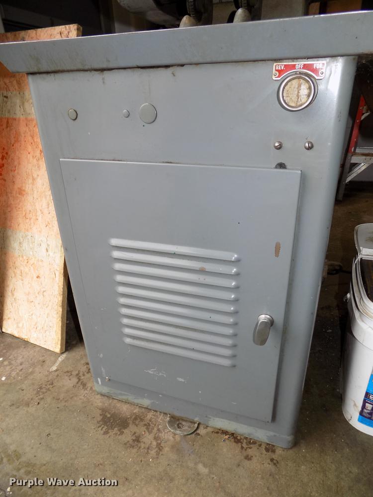 image for item DZ9581 Logan 1875 metal lathe