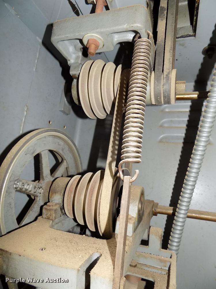 image for item DZ9581 Logan 1875 metal lathe