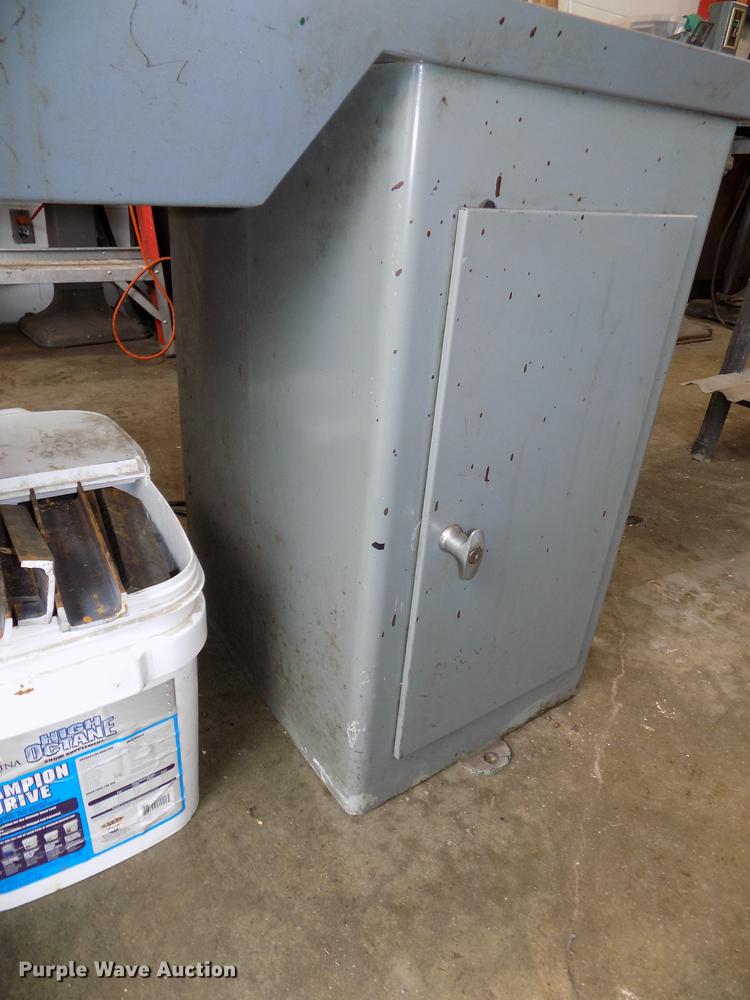 image for item DZ9581 Logan 1875 metal lathe