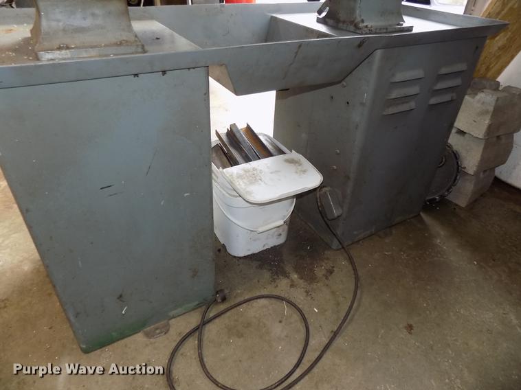 image for item DZ9581 Logan 1875 metal lathe