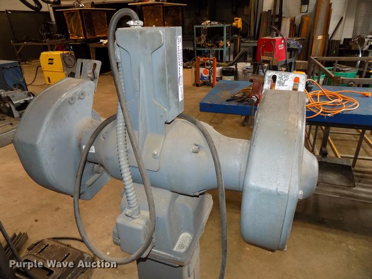 image for item DZ9582 Baldor pedestal grinder