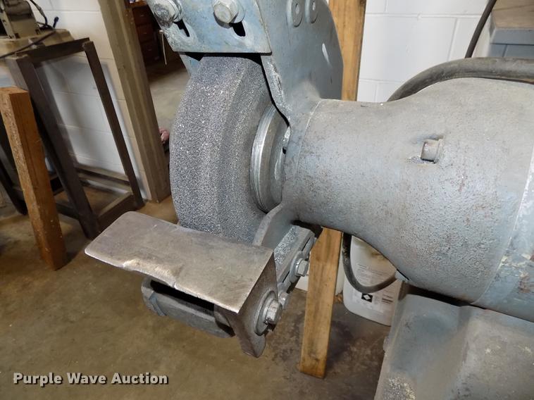 image for item DZ9582 Baldor pedestal grinder