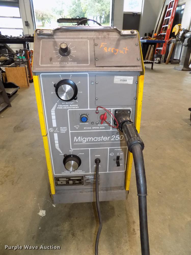 image for item DZ9583 Esab Migmaster 250 wire feed