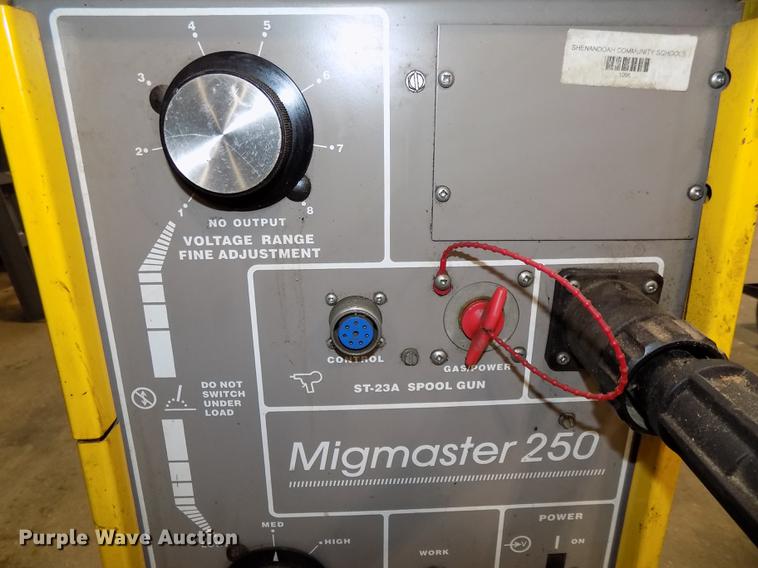 image for item DZ9583 Esab Migmaster 250 wire feed