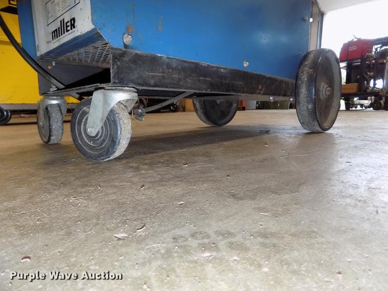 image for item DZ9584 Miller Millermatic 35 wire feed