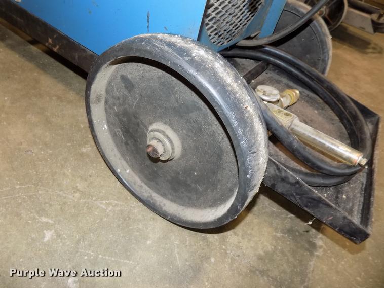 image for item DZ9584 Miller Millermatic 35 wire feed