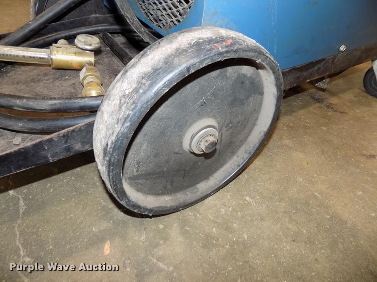 image for item DZ9584 Miller Millermatic 35 wire feed