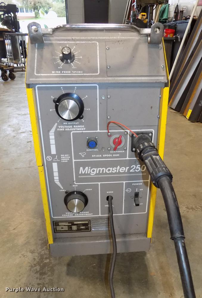image for item DZ9585 Esab Migmaster 250 wire welder
