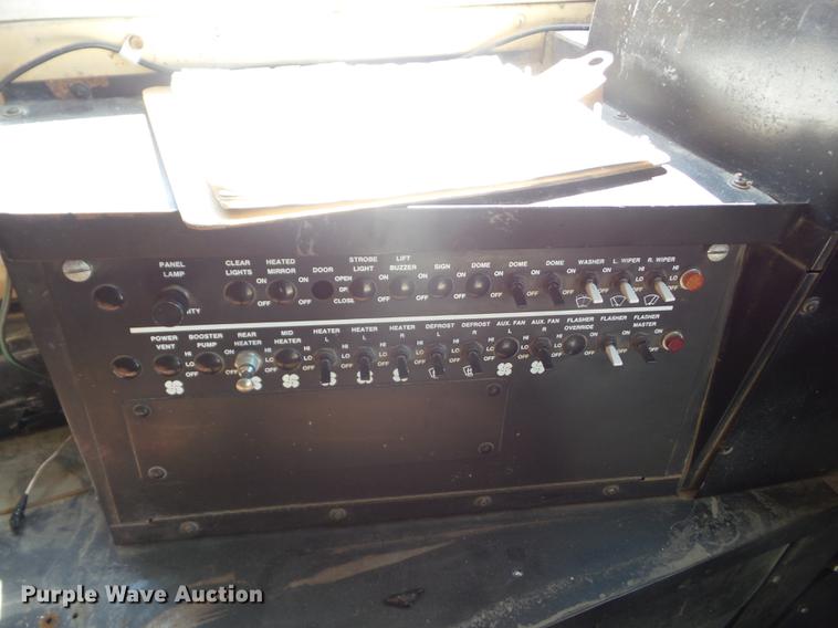 image for item EI9892 1993 International 3800 school bus