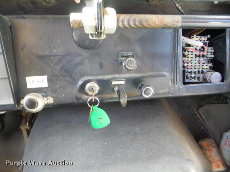 image for item EI9892 1993 International 3800 school bus