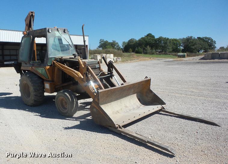 image for item EI9927 1983 Case 580 Super D backhoe