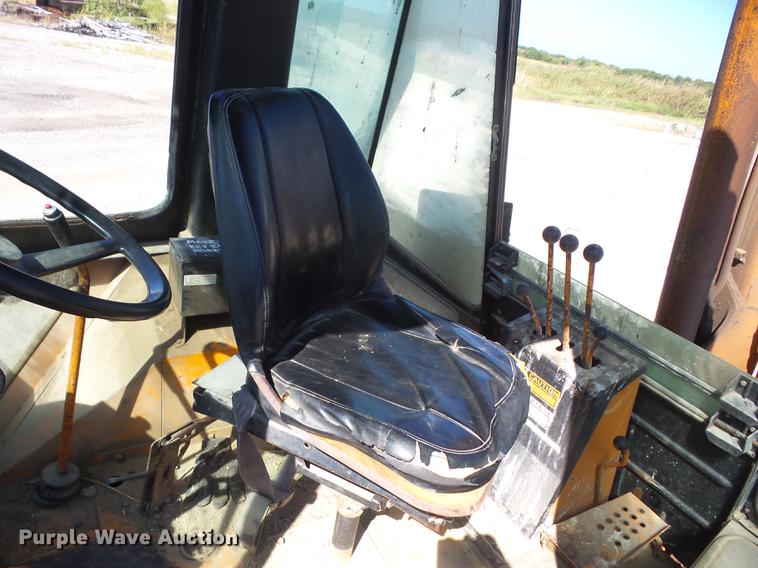 image for item EI9927 1983 Case 580 Super D backhoe