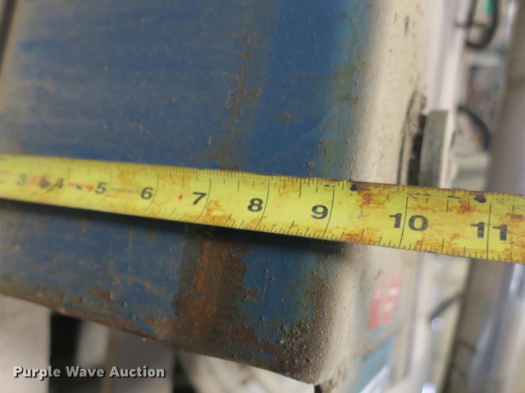 image for item EO9359 Hydraulic tank and cylinders