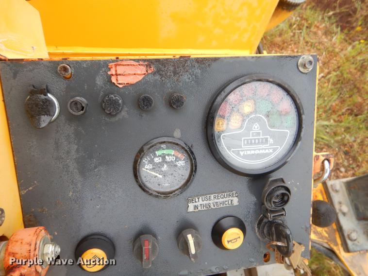 image for item EO9582 2003 Vibromax 752C double drum roller