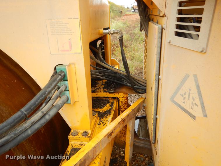 image for item EO9582 2003 Vibromax 752C double drum roller