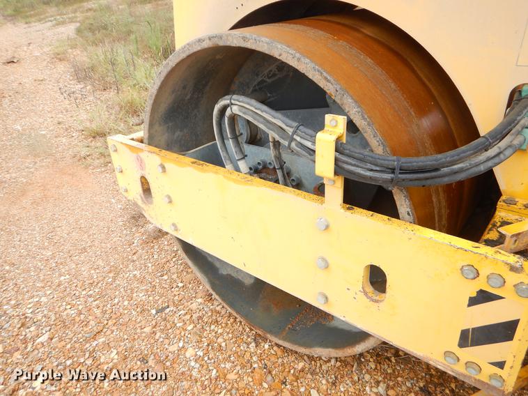 image for item EO9582 2003 Vibromax 752C double drum roller