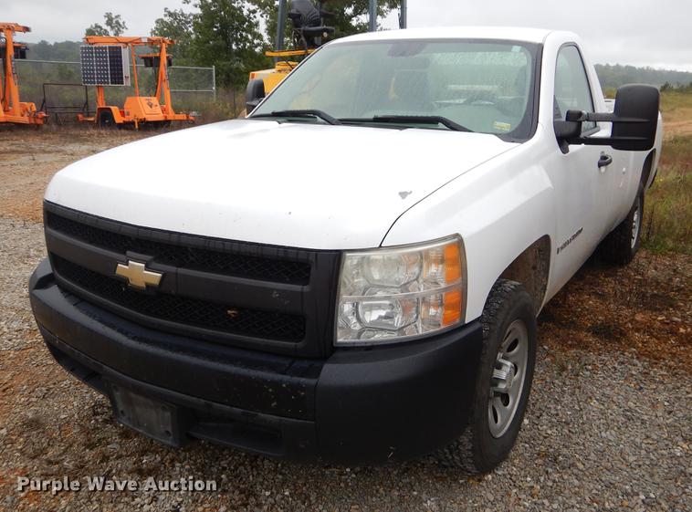 image for item EO9590 2007 Chevrolet Silverado 1500 pickup truck
