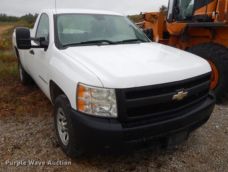 image for item EO9590 2007 Chevrolet Silverado 1500 pickup truck