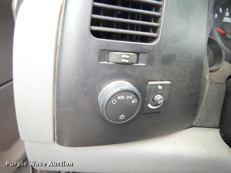 image for item EO9590 2007 Chevrolet Silverado 1500 pickup truck