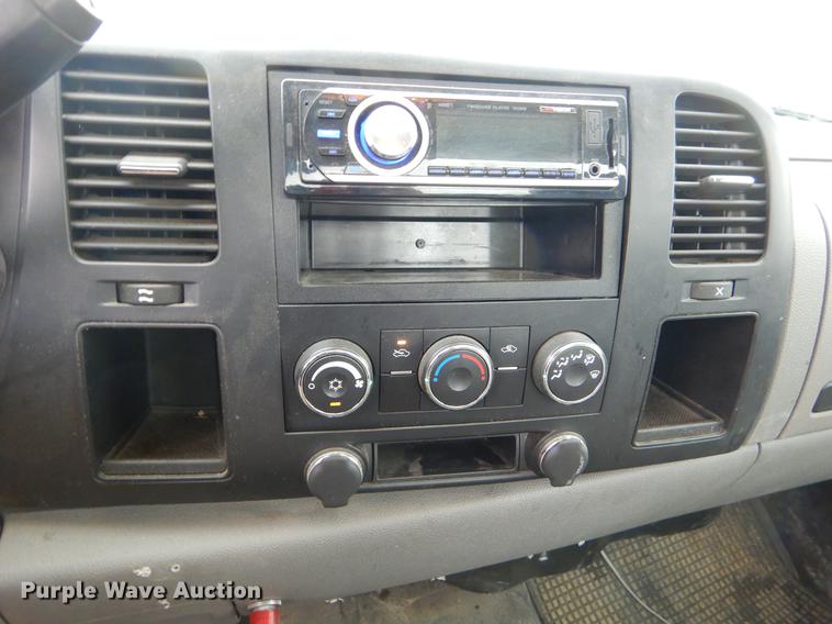 image for item EO9590 2007 Chevrolet Silverado 1500 pickup truck