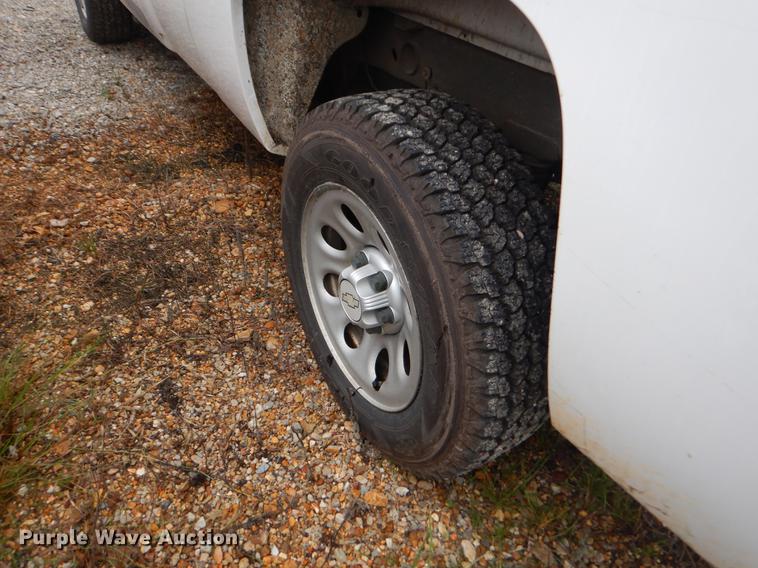 image for item EO9590 2007 Chevrolet Silverado 1500 pickup truck