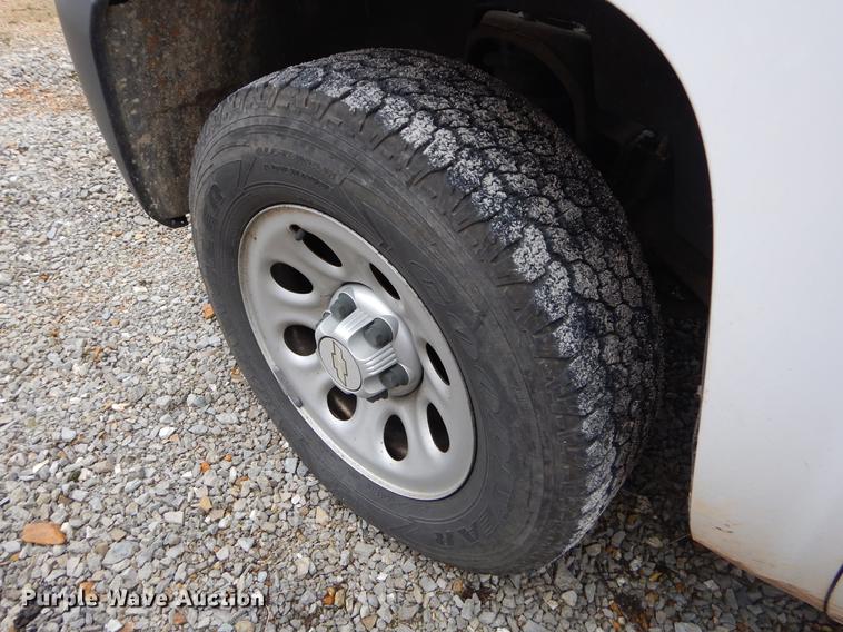 image for item EO9590 2007 Chevrolet Silverado 1500 pickup truck