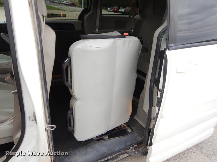 image for item EO9619 2012 Dodge Grand Caravan van
