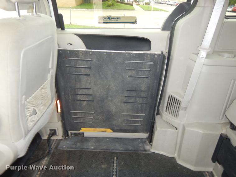 image for item EO9619 2012 Dodge Grand Caravan van