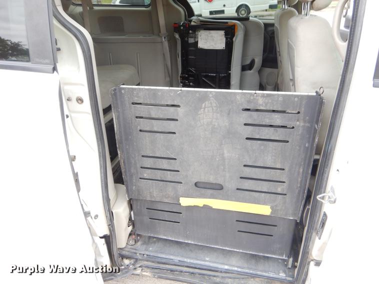 image for item EO9619 2012 Dodge Grand Caravan van