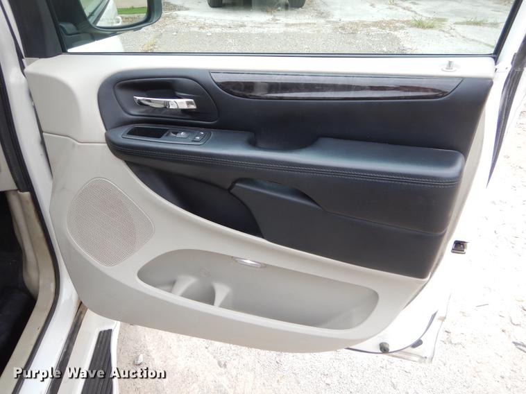 image for item EO9619 2012 Dodge Grand Caravan van