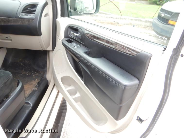 image for item EO9620 2011 Dodge Grand Caravan Express van